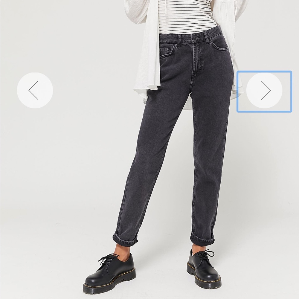 Black BDG high waisted mom jeans. - Picture 1 of 3